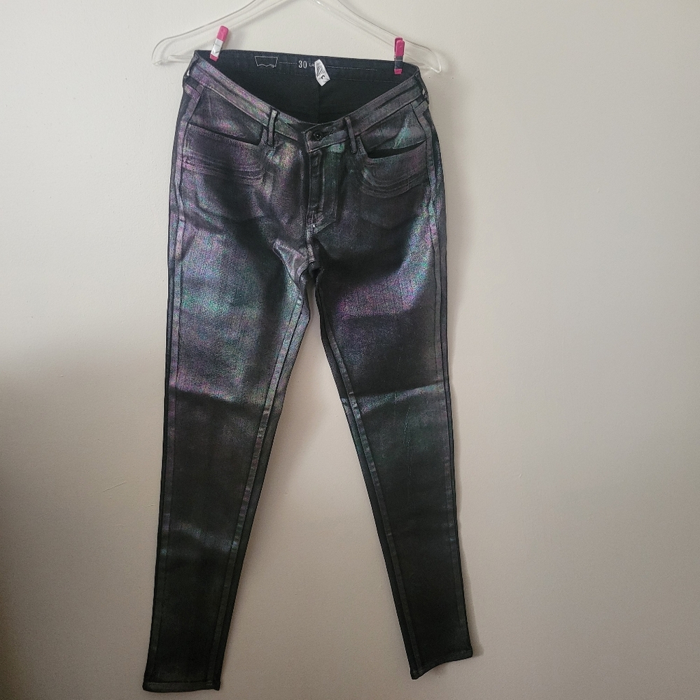 Coated metallic Levi's leggings